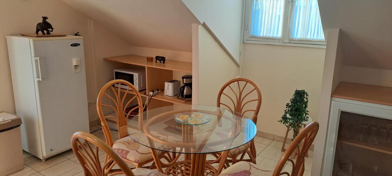Logement Spacieux Deux Pieces A Baie Mahault Exterior foto