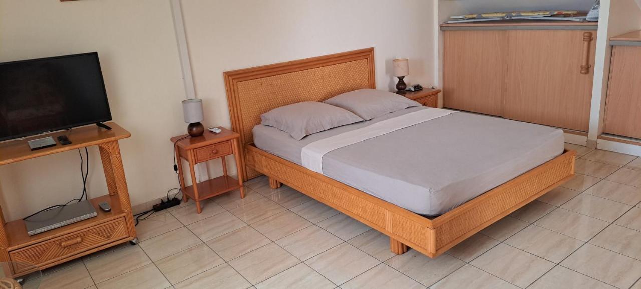 Logement Spacieux Deux Pieces A Baie Mahault Exterior foto